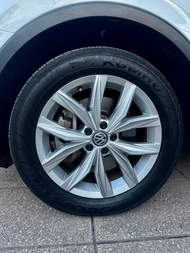 Volkswagen Tiguan COMFORTLINE 2.0 TSI MOTION 7 ASIENTOS — foto 9